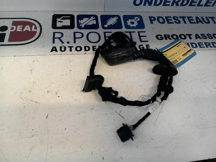 Begagnade Kablage Audi A2 (8Z0) 1.4 16V Pris € 50,00 Marginaltabell erbjuds av Autodemontagebedrijf R. Poeste B.V.