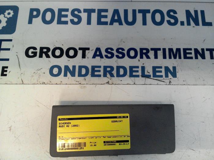 Usagé Divers Audi A2 (8Z0) 1.4 16V Prix € 15,00 Règlement à la marge proposé par Autodemontagebedrijf R. Poeste B.V.