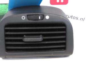 Used Dashboard vent Fiat Stilo (192A/B) 1.8 16V 3-Drs. Price € 20,00 Margin scheme offered by Autodemontagebedrijf R. Poeste
