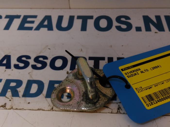 Used Miscellaneous Suzuki Alto (RF410) 1.1 16V Price € 10,00 Margin scheme offered by Autodemontagebedrijf R. Poeste B.V.