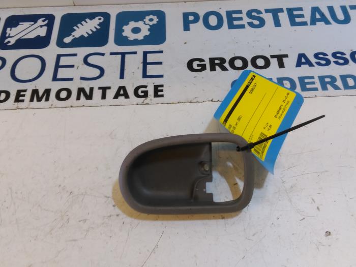 Usagé Divers Mazda 626 (GW19) 2.0i 16V HiPower Prix € 10,00 Règlement à la marge proposé par Autodemontagebedrijf R. Poeste B.V.