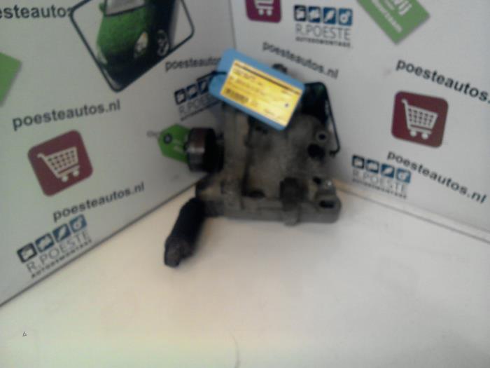 Usagé Support dynamo bas Citroen Xsara Coupé (N0) 1.6 16V Prix € 50,00 Règlement à la marge proposé par Autodemontagebedrijf R. Poeste B.V.