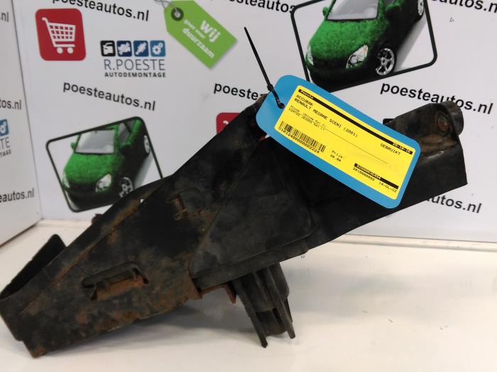 Begagnade Batterilåda Renault Scénic I (JA) 1.6 16V Pris € 30,00 Marginaltabell erbjuds av Autodemontagebedrijf R. Poeste B.V.