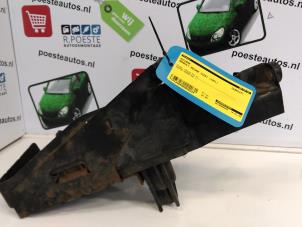 Używane Pojemnik na akumulator Renault Scénic I (JA) 1.6 16V Cena € 30,00 Procedura marży oferowane przez Autodemontagebedrijf R. Poeste B.V.