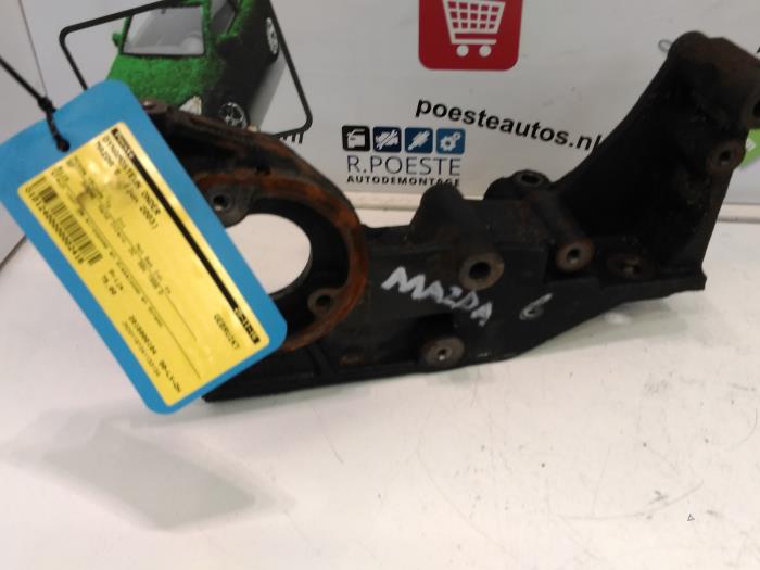 Usagé Support dynamo bas Mazda 6 Sportbreak (GY19/89) 2.0 CiDT 16V Prix € 75,00 Règlement à la marge proposé par Autodemontagebedrijf R. Poeste B.V.