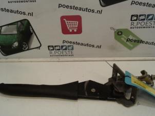 Used Parking brake lever Peugeot 206 (2A/C/H/J/S) 1.6 XS,XT Price € 20,00 Margin scheme offered by Autodemontagebedrijf R. Poeste B.V.