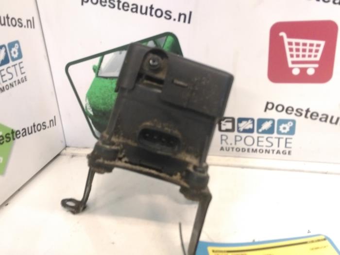 Używane Tempomat Opel Frontera (6B) 3.2 V6 24V Cena € 75,00 Procedura marży oferowane przez Autodemontagebedrijf R. Poeste B.V.