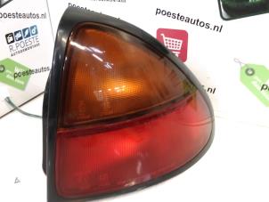 Używane Tylne swiatlo pozycyjne prawe Mazda 323 C (BA13) 1.5i 16V Cena € 10,00 Procedura marży oferowane przez Autodemontagebedrijf R. Poeste B.V.