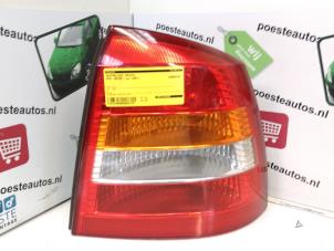 Usados Luz trasera derecha Opel Astra Precio € 20,00 Norma de margen ofrecido por Autodemontagebedrijf R. Poeste B.V.