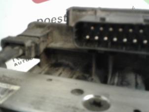 ABS Computer from a Mercedes-Benz ML I (163) 320 3.2 V6 18V Aut.Kat. 1998