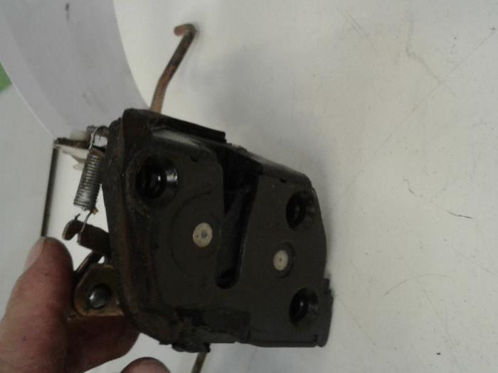 Door lock mechanism 2-door, left Suzuki Jimny Hardtop 1.3i 16V