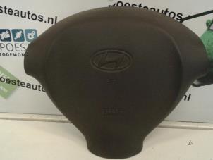 Used Left airbag (steering wheel) Hyundai Santa Fe I 2.7 V6 24V 4x4 Autom. Price € 40,00 Margin scheme offered by Autodemontagebedrijf R. Poeste