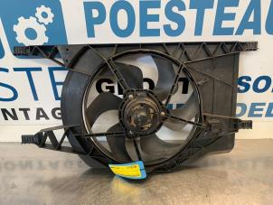Usagé Ventilateur radiateur Renault Espace (JK) 2.0 16V Turbo Prix € 125,00 Règlement à la marge proposé par Autodemontagebedrijf R. Poeste B.V.