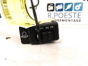 Used AIH headlight switch Opel Tigra (75) 1.4i 16V Price € 10,00 Margin scheme offered by Autodemontagebedrijf R. Poeste