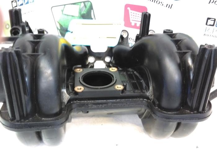 Usagé Boîtier d'injection Seat Cordoba (6C2/6K2) 1.6i Prix € 70,00 Règlement à la marge proposé par Autodemontagebedrijf R. Poeste B.V.
