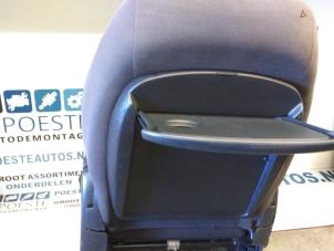 Używane Fotel prawy Fiat Stilo (192A/B) 1.9 JTD 115 5-Drs. Cena € 50,00 Procedura marży oferowane przez Autodemontagebedrijf R. Poeste B.V.