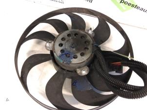 Usagé Ventilateur radiateur Volkswagen Golf IV (1J1) 1.4 16V Prix € 35,00 Règlement à la marge proposé par Autodemontagebedrijf R. Poeste