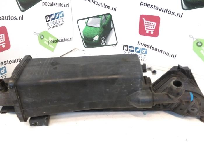 Expansion vessel from a BMW 3 serie (E46/4) 318i 1999