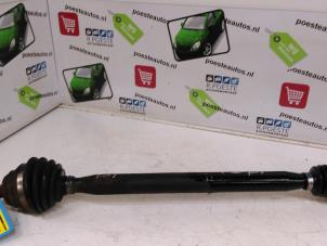 Used Front drive shaft, right Volkswagen Polo III (6N2) 1.4 16V 75 Price € 30,00 Margin scheme offered by Autodemontagebedrijf R. Poeste B.V.