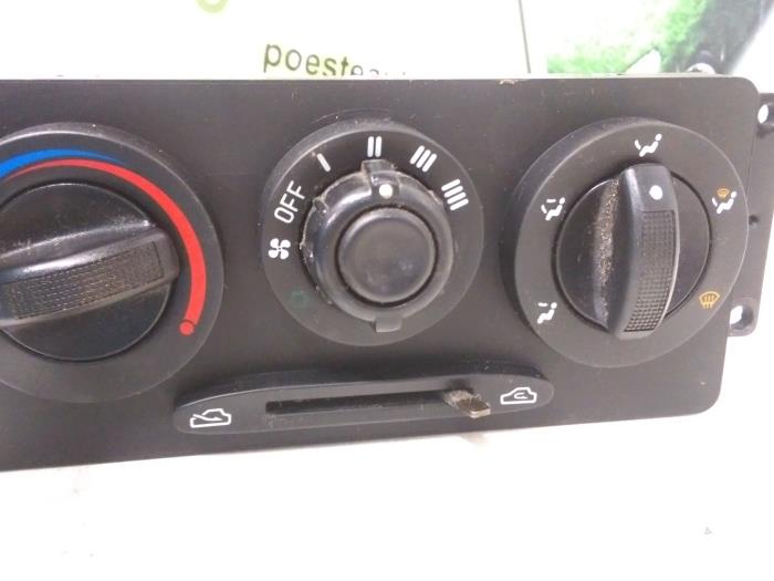 Heater control panel from a Kia Rio (DC22/24) 1.5 RS,LS 16V 2001