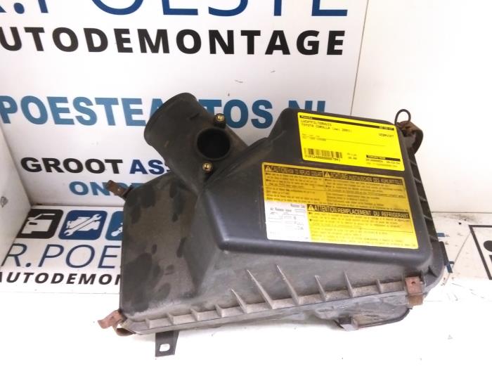 Gebrauchte Luftfiltergehäuse Toyota Corolla (EB/WZ/CD) 2.0 D-4D 16V Preis € 30,00 Margenregelung angeboten von Autodemontagebedrijf R. Poeste B.V.