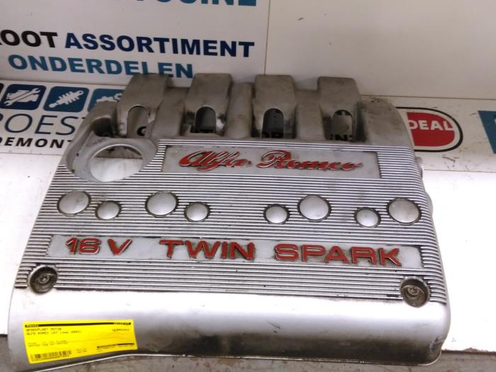 Used Engine cover Alfa Romeo 147 (937) 1.6 Twin Spark 16V Price € 15,00 Margin scheme offered by Autodemontagebedrijf R. Poeste B.V.