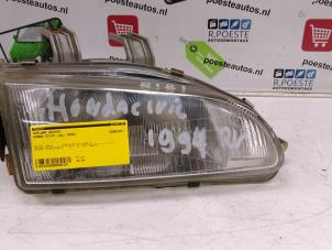 Używane Reflektor prawy Honda Civic (EG) Cena € 10,00 Procedura marży oferowane przez Autodemontagebedrijf R. Poeste B.V.