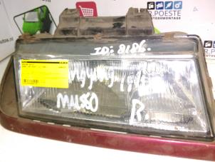 Used Headlight, right Ssang Yong Musso 2.3D Price € 10,00 Margin scheme offered by Autodemontagebedrijf R. Poeste