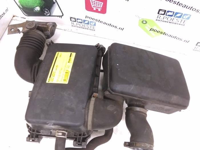 Begagnade Luftfilterhus Suzuki Wagon-R+ (SR) 1.2 16V Pris € 55,00 Marginaltabell erbjuds av Autodemontagebedrijf R. Poeste B.V.
