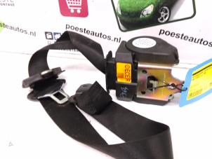 Used Front seatbelt buckle, right BMW 3 serie (E46/4) 318i Price € 25,00 Margin scheme offered by Autodemontagebedrijf R. Poeste B.V.