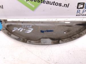 Used Gearbox cover BMW 3 serie Compact (E46/5) 316ti 16V Price € 20,00 Margin scheme offered by Autodemontagebedrijf R. Poeste B.V.