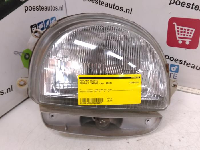 Headlight, right from a Renault Twingo (C06) 1.2 Easy Phase I 1995
