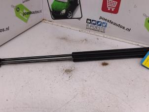Used Set of gas struts for boot Ford Fusion 1.4 16V Price € 25,00 Margin scheme offered by Autodemontagebedrijf R. Poeste B.V.