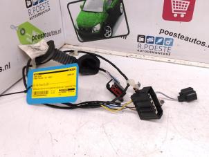 Used Wiring harness Ford Fusion 1.4 16V Price € 30,00 Margin scheme offered by Autodemontagebedrijf R. Poeste B.V.
