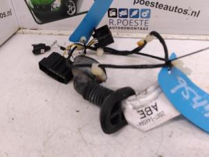 Usados Mazo de cables Ford Fusion 1.4 16V Precio € 30,00 Norma de margen ofrecido por Autodemontagebedrijf R. Poeste B.V.