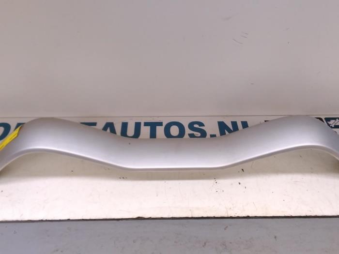 Begagnade Störtbåge Opel Tigra Twin Top 1.8 16V Pris € 50,00 Marginaltabell erbjuds av Autodemontagebedrijf R. Poeste B.V.