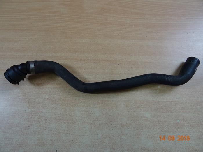 Begagnade Vattenrör Mini Mini (R56) 1.6 16V Cooper Pris € 17,85 Inklusive moms erbjuds av Miniparts24