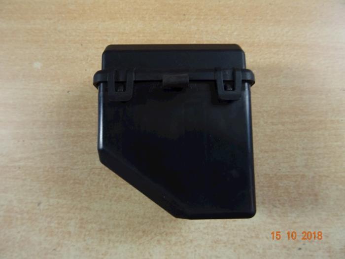 Fuse box from a MINI Mini (R56) 1.6 16V Cooper S 2006