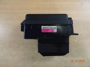 Usados Caja de fusibles Mini Mini (R56) 1.4 16V One Precio € 29,75 IVA incluido ofrecido por Miniparts24 - Miniteile24 GbR