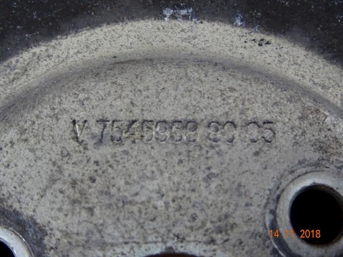 Poulie pompe à eau d'un MINI Mini (R56) 1.4 16V One 2007