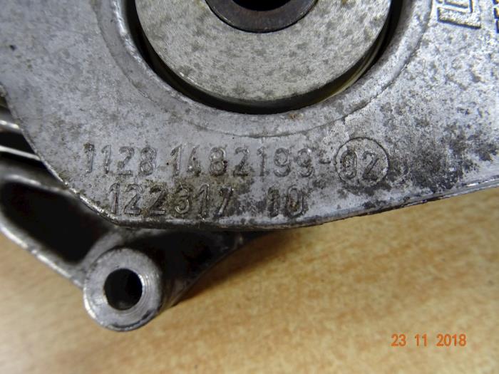 Drive belt tensioner from a MINI Mini Open (R52) 1.6 16V Cooper 2004