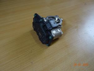 Drosselklappe van een MINI Mini (F56) 1.2 12V One, One First 2015