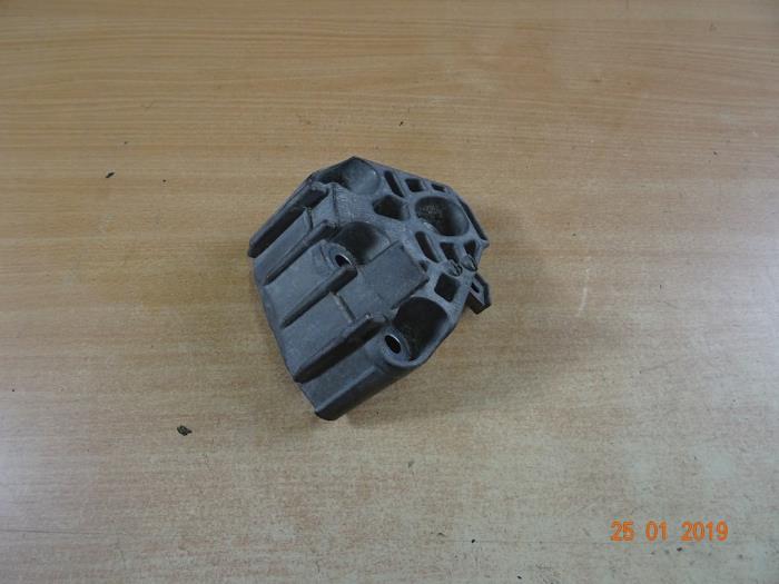 Used Engine mount Mini Mini (R56) 1.6 Cooper D 16V Price € 24,50 Margin scheme offered by Miniparts24