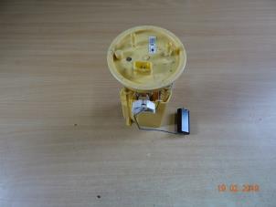Używane Elektryczna pompa paliwa Mini Clubman (R55) 1.6 Cooper D Cena € 60,00 Procedura marży oferowane przez Miniparts24 - Miniteile24 GbR
