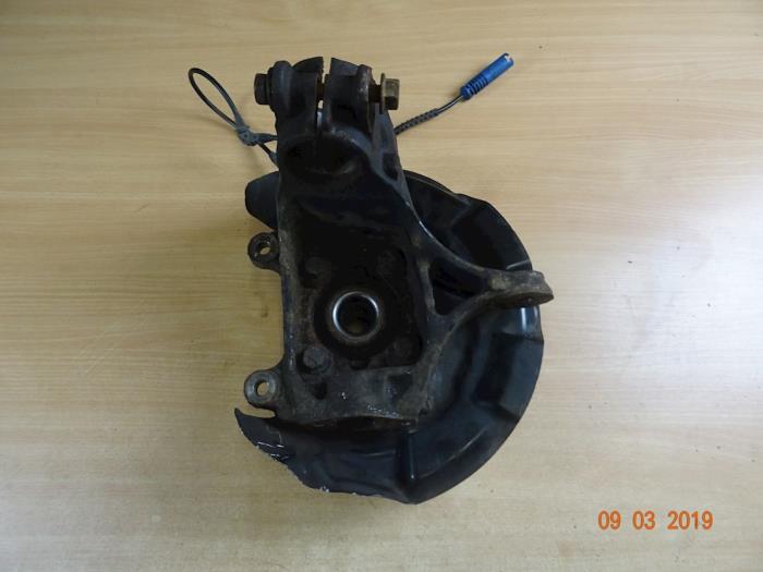 Knuckle, front right from a MINI Countryman (R60) 1.6 16V Cooper S ALL4 2011