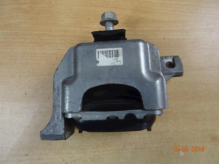 Used Engine mount Mini Mini (R56) 1.6 16V Cooper Price € 25,00 Margin scheme offered by Miniparts24
