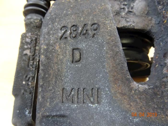 Etrier avant droit d'un MINI Countryman (R60) 1.6 16V Cooper S ALL4 2014