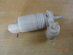 Used Windscreen washer pump Mini Mini Cooper S (R53) 1.6 16V Price € 19,00 Margin scheme offered by Miniparts24 - Miniteile24 GbR