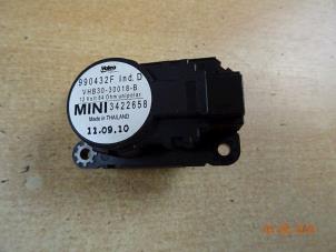 Usados Motor de válvula de calefactor Mini Mini (R56) 1.6 16V John Cooper Works Precio € 20,00 Norma de margen ofrecido por Miniparts24 - Miniteile24 GbR