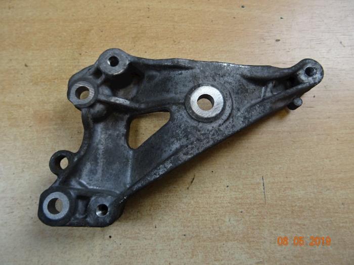 Air conditioning bracket from a MINI Mini (R56) 1.6 16V John Cooper Works 2010